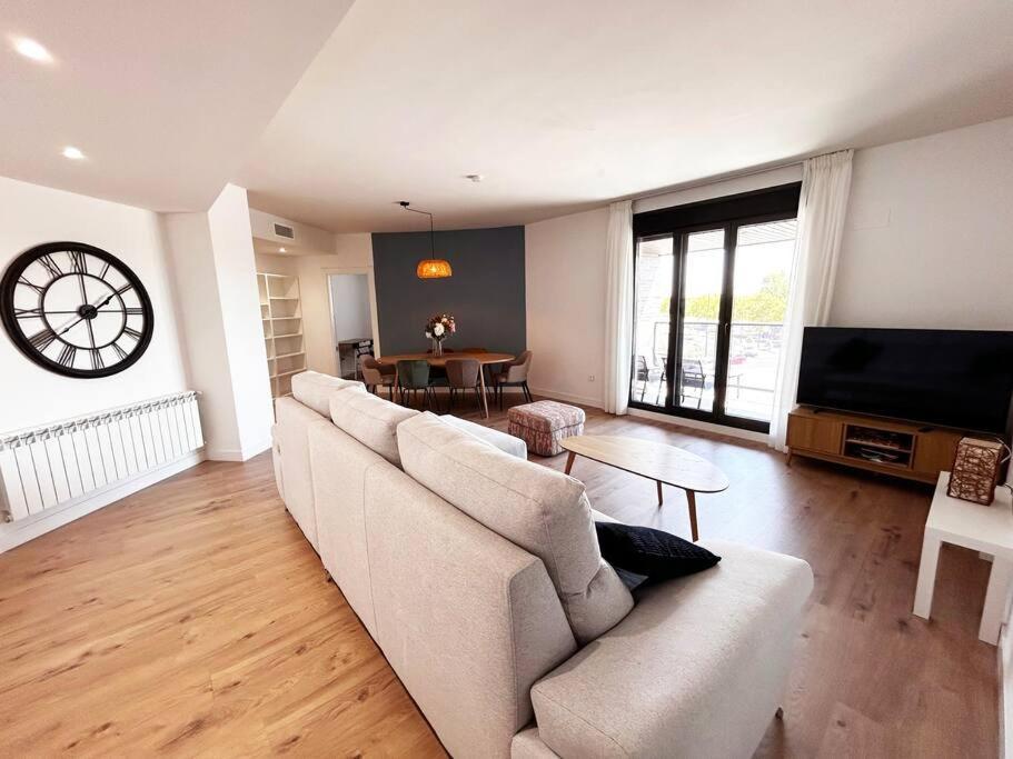 Apartamento De Cuatro Habitaciones En Talavera Talavera de la Reina Esterno foto